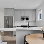 Le Victoria Midtown Mtl
