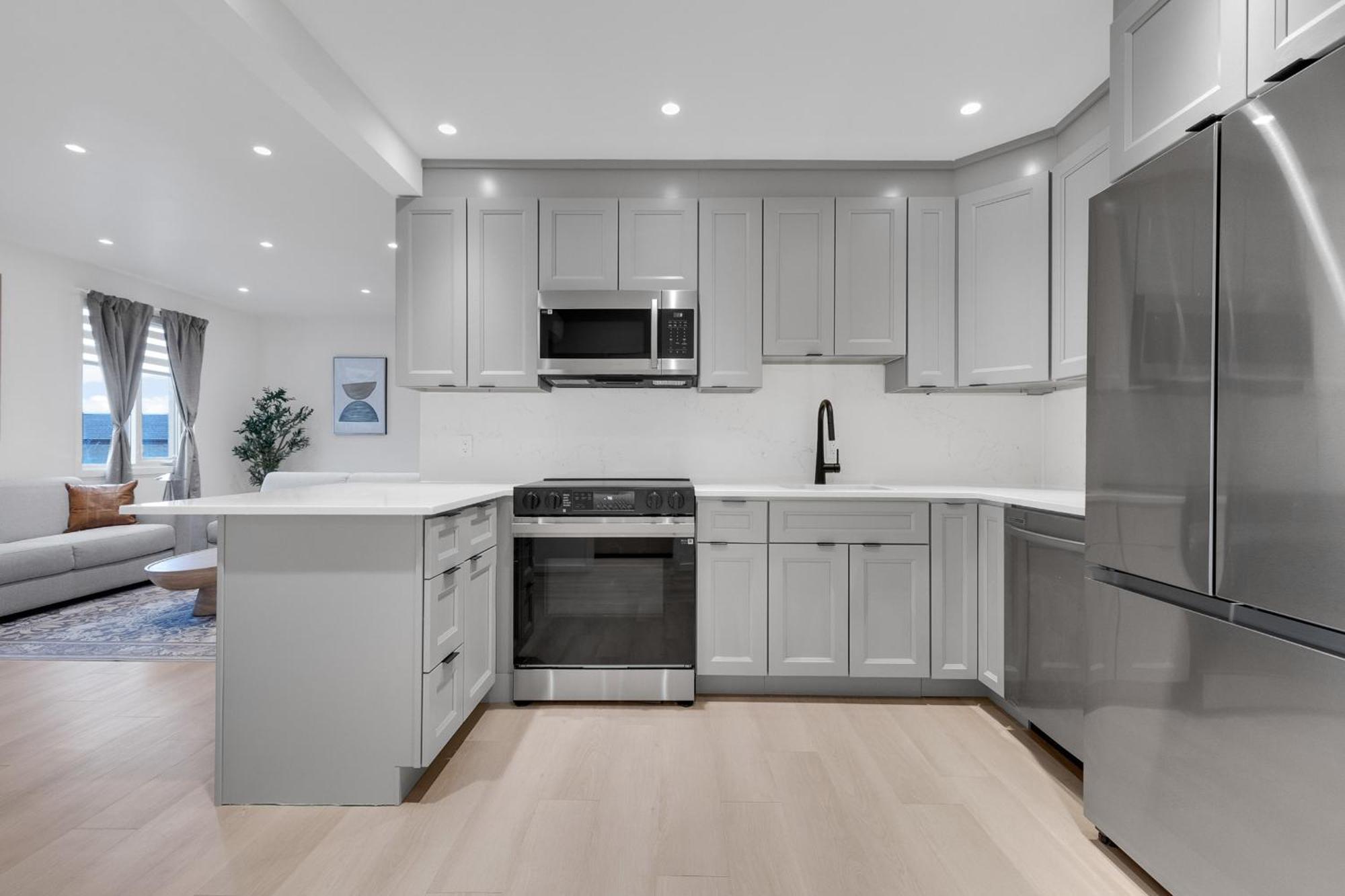 Le Victoria Midtown Mtl *