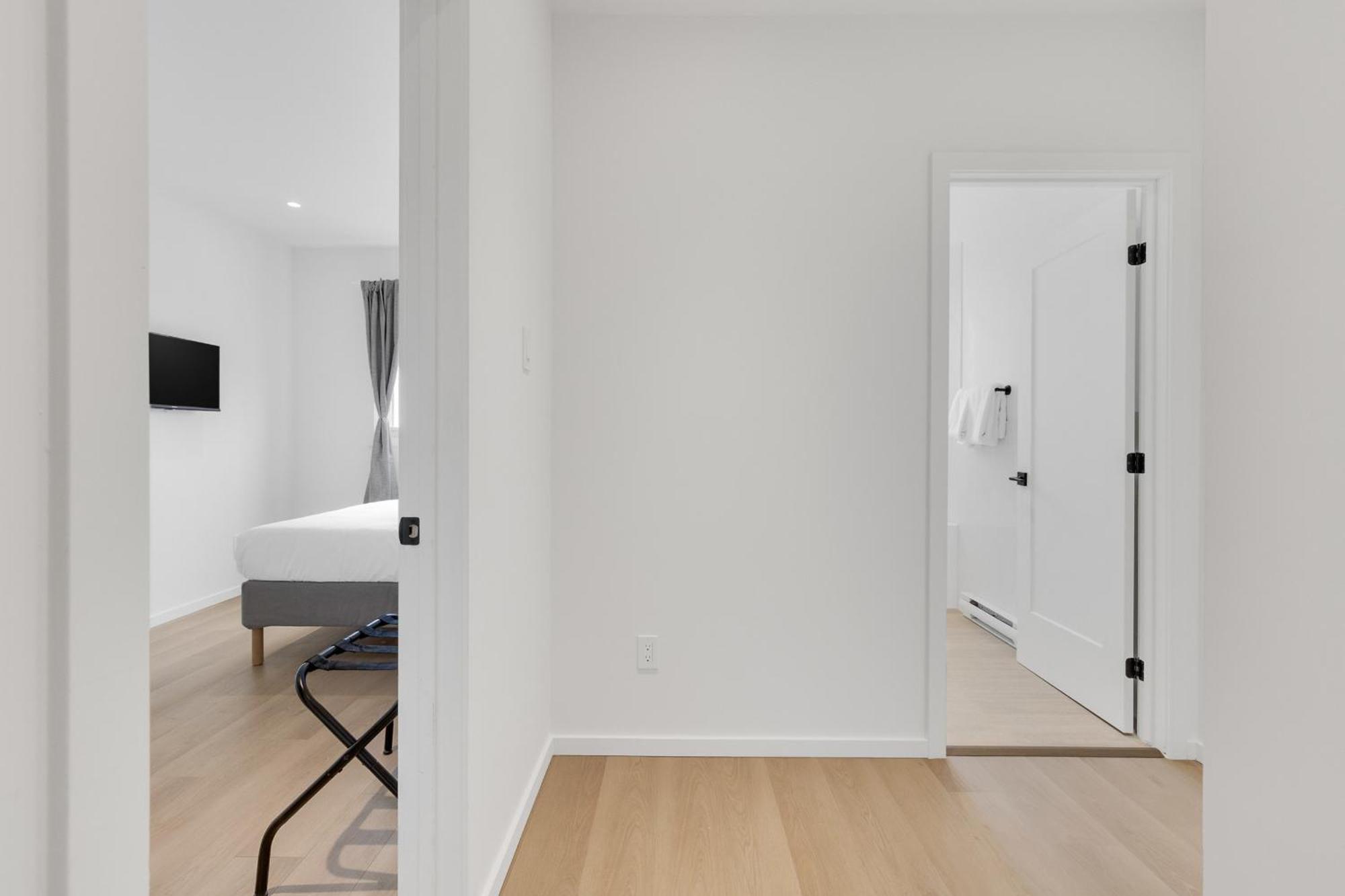 Le Victoria Midtown Mtl *