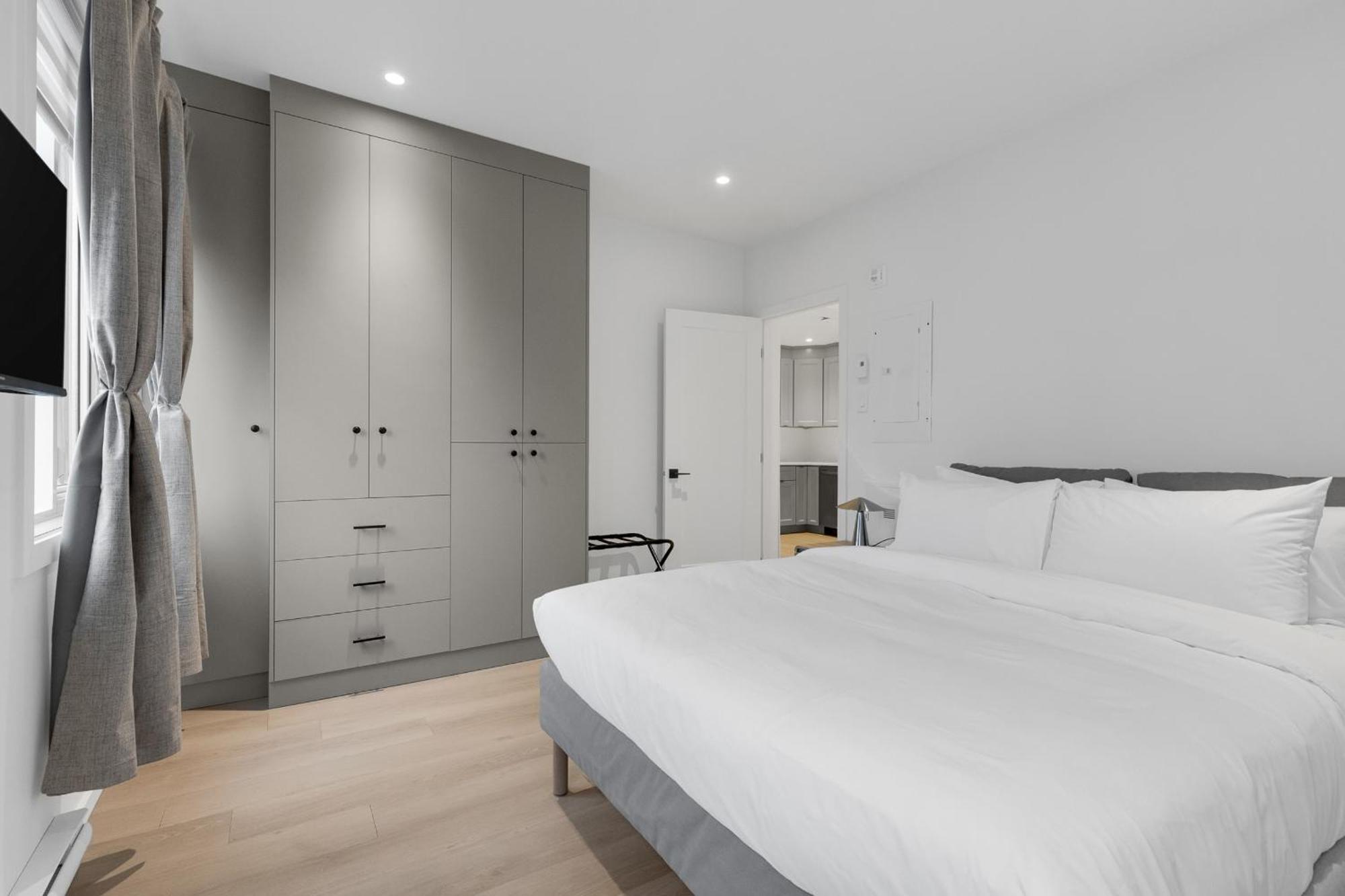 Le Victoria Midtown Mtl